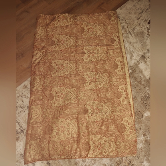 Croscill Twin Comforter Set, NWOT - Picture 4 of 10